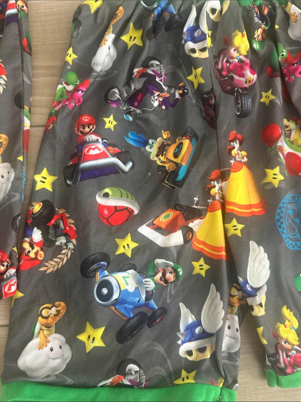 Kids Grey Character Short Pajama Set with Green Trim - Fun Print Size 7XL - Picture 11 of 13